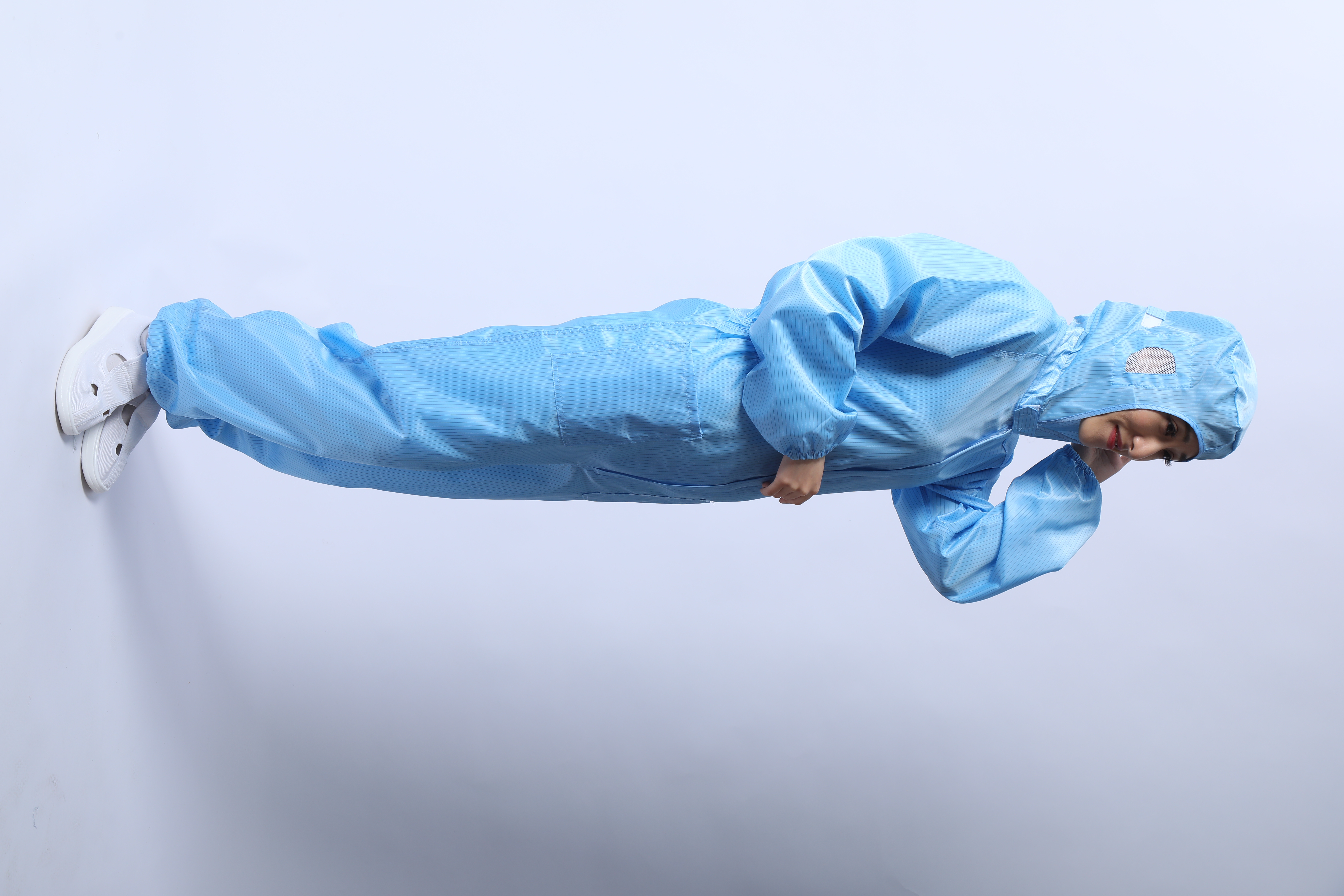 口袋三连体洁净服