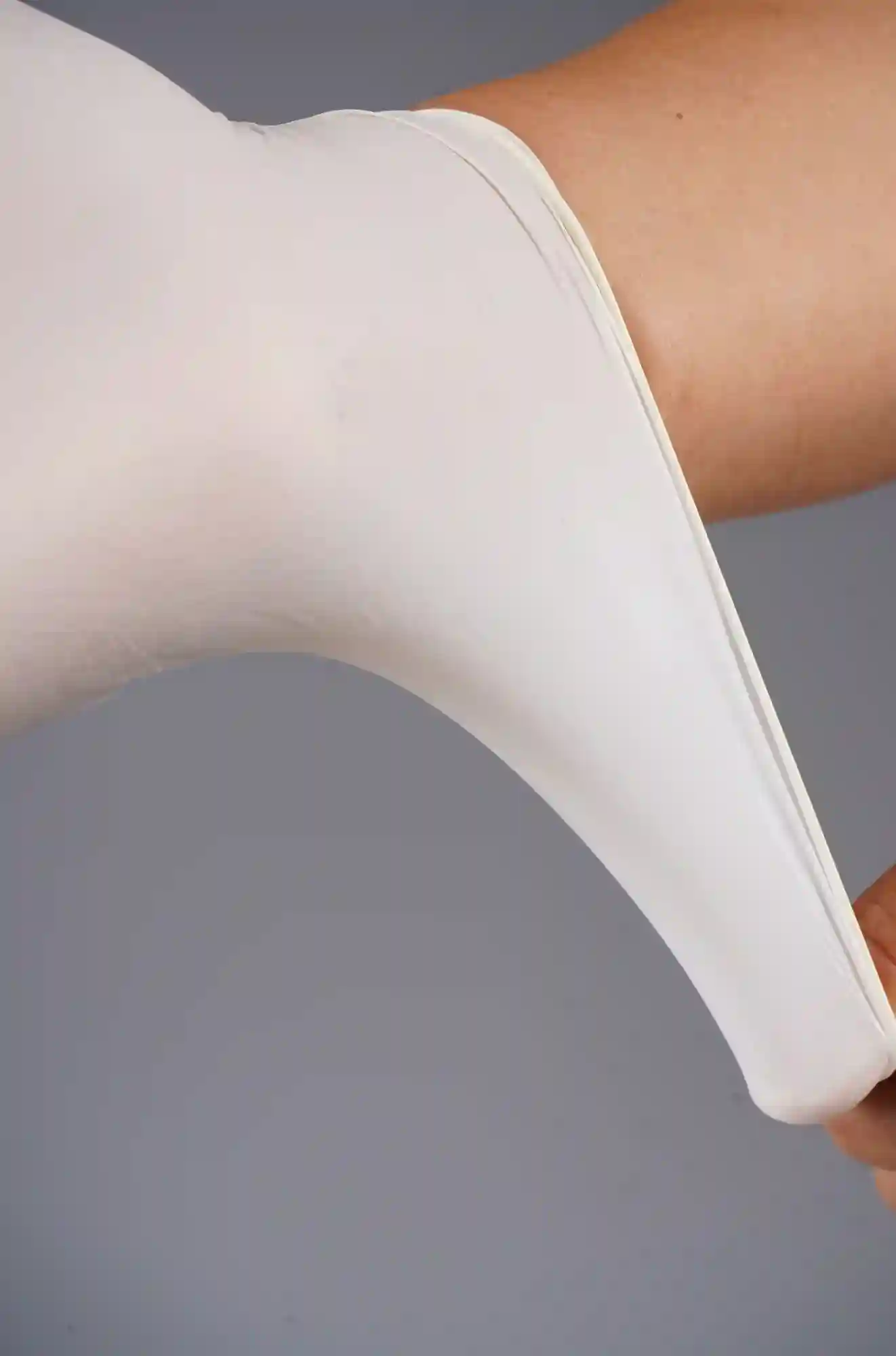 9-inch Latex Glove 9