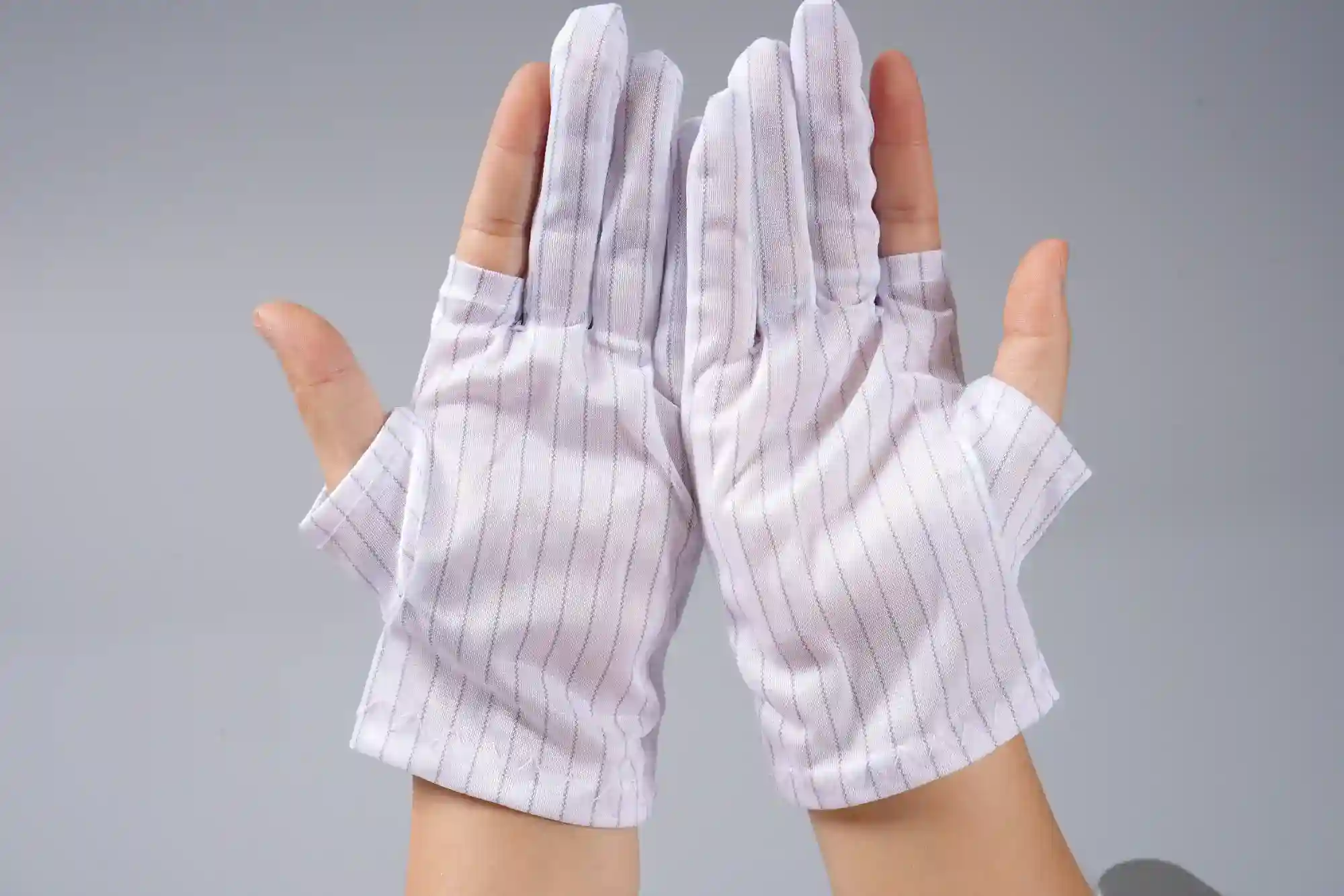 Finger-cut Antistatic Gloves