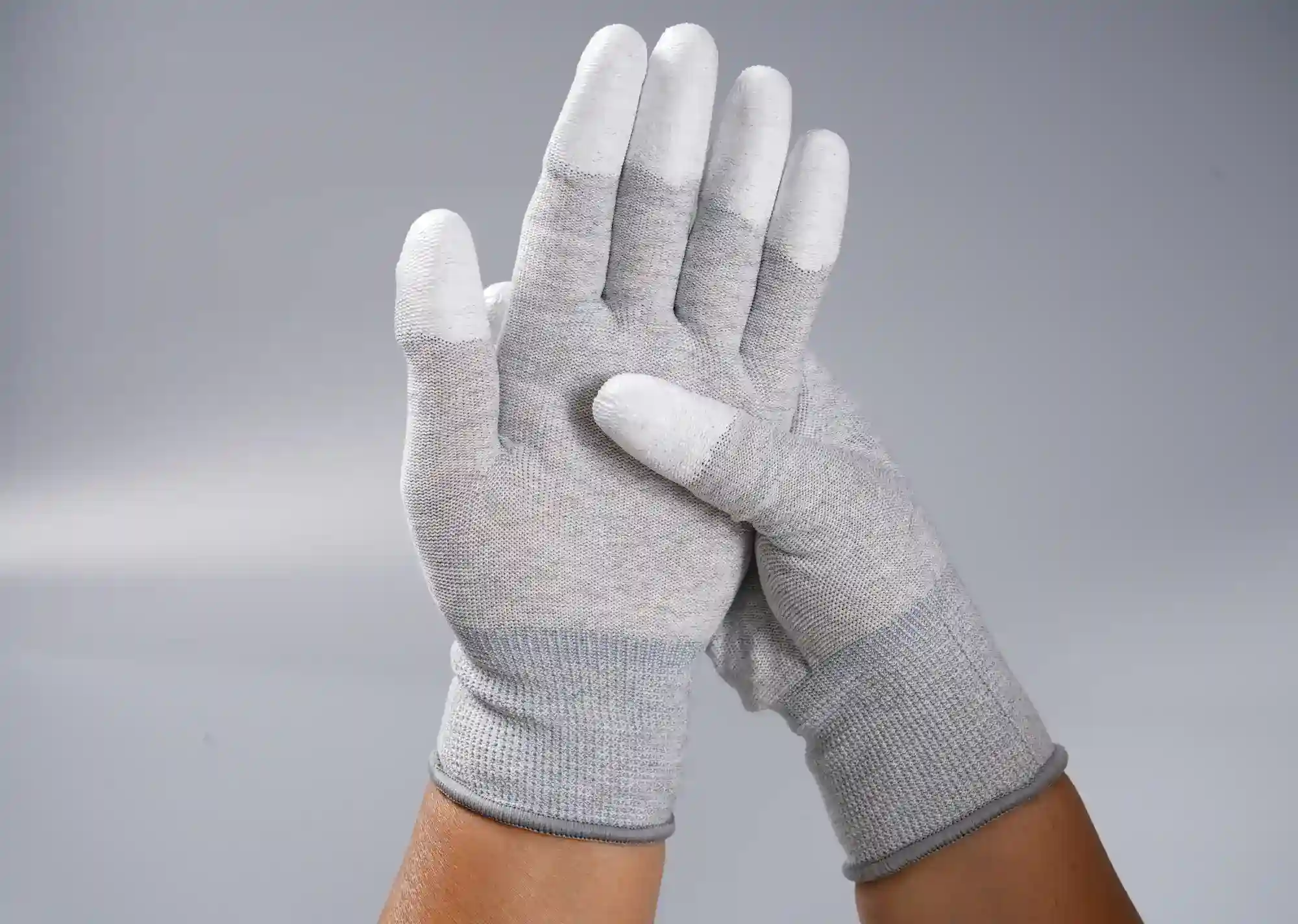 Carbon Fiber Knitted Glove